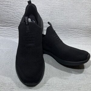 Skechers Women's Ultra Flex Black Stretch Knit
Sneaker~Size 9~NWOT!